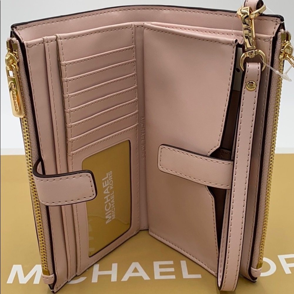 MICHAEL KORS DOUBLE ZIP WRISTLET POWDER BLUSH - Picture 2 of 16